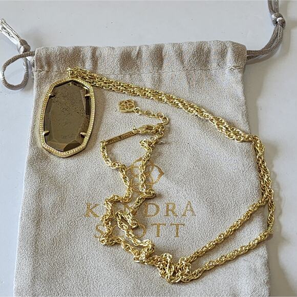 KENDRA SCOTT PYRITE AND GOLD RAE NECKLACE - Picture 4 of 9